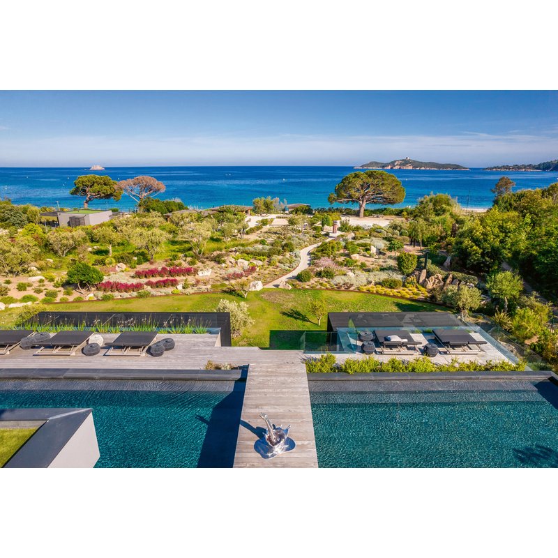 Living in Style Seaside Houses