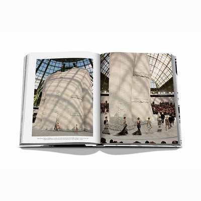 Chanel - The Legend of an Icon