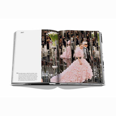 Chanel - The Legend of an Icon